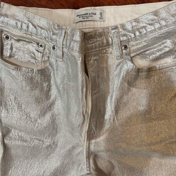 Abercrombie and Fitch High Rise 90s Relaxed Jean Silver NWOT Sz 27 - Picture 3 of 5